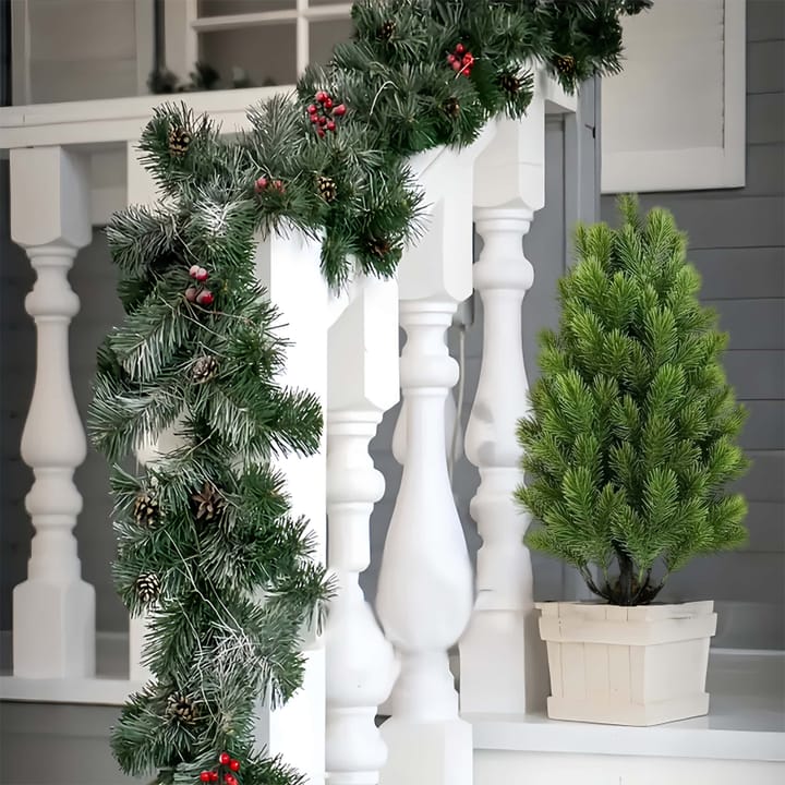 The Pine Needle Pair
